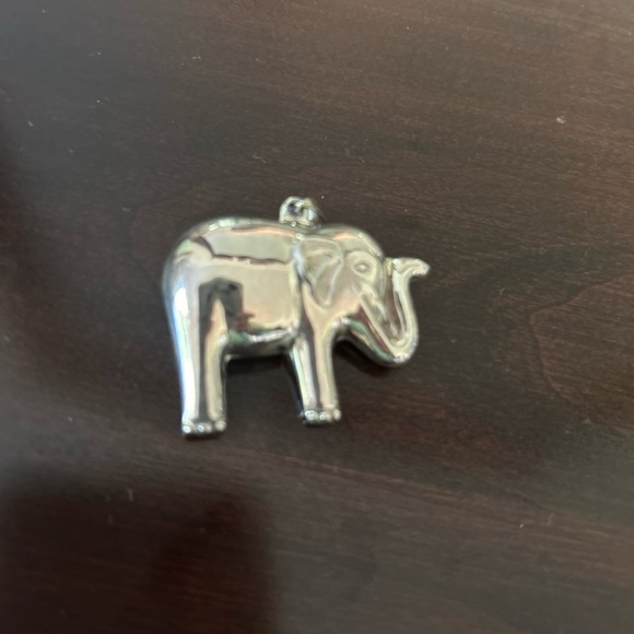 EUC Elephant sterling Silver necklace slide - Picture 3 of 4